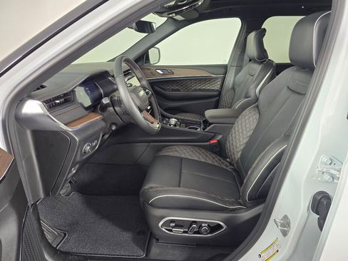 New 2025 Jeep Grand Cherokee Summit w/ Obsidian Package image 19