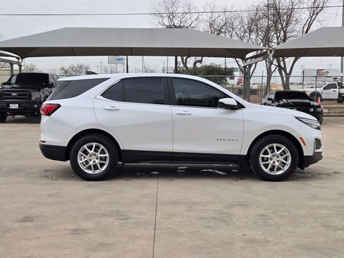 Certified 2022 Chevrolet Equinox LT image 2