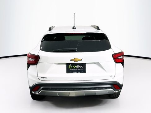 Used 2024 Chevrolet Trax LT w/ Driver Confidence Package FWD image 7