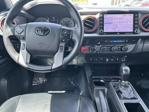 Used 2023 Toyota Tacoma TRD Sport w/ TRD Premium Sport Package AWD/4WD image 17
