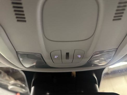 Used 2017 Jeep Renegade Altitude image 19