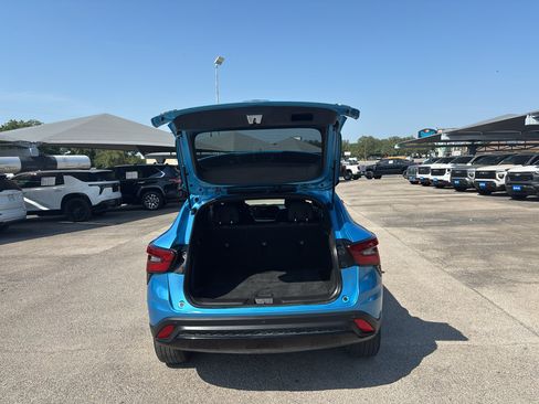 Certified 2025 Chevrolet Trax RS w/ Driver Confidence Package FWD image 7