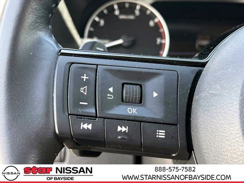 Used 2023 Nissan Rogue SL image 17