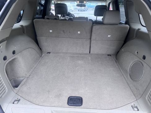 Used 2012 Jeep Grand Cherokee Laredo RWD image 11