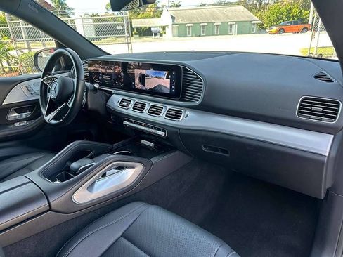 Used 2024 Mercedes-Benz GLE 450e 4MATIC image 16