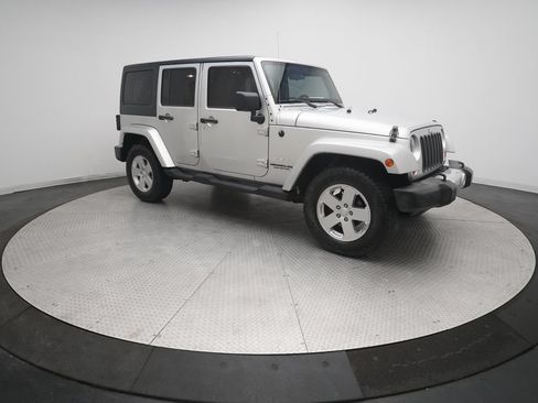 Used 2008 Jeep Wrangler Unlimited Sahara AWD/4WD image 32