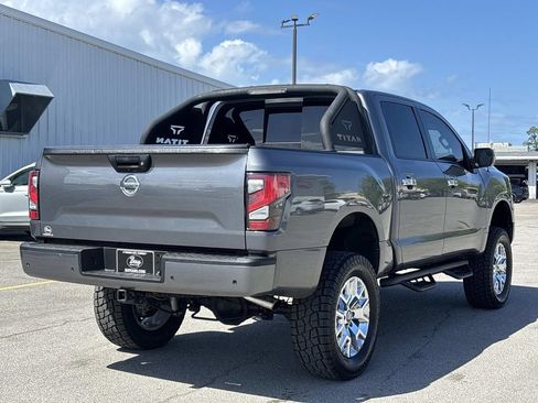 Used 2020 Nissan Titan SL image 5
