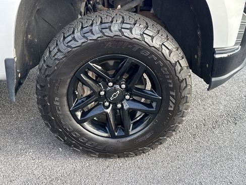 Used 2020 Chevrolet Silverado 1500 Custom Trail Boss w/ Custom Convenience Package image 13