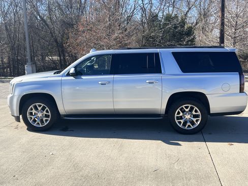 Used 2016 GMC Yukon XL SLT w/ Open Road Package image 7