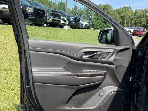 Used 2021 GMC Acadia AT4 w/ Technology Package AWD/4WD image 28