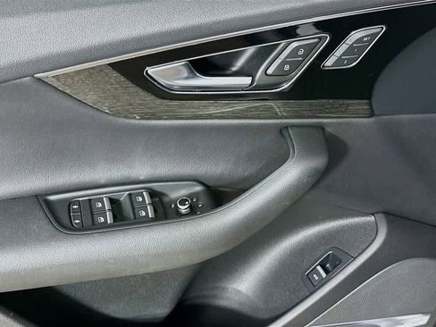 Used 2018 Audi Q7 3.0T Prestige AWD/4WD image 30