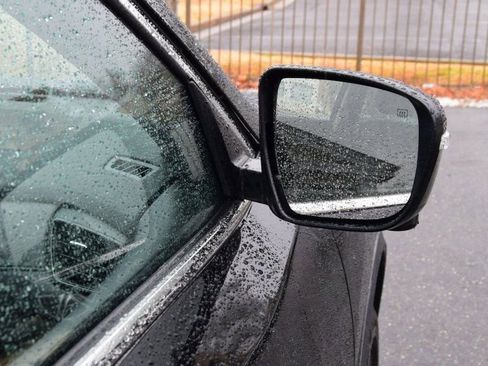 Used 2020 Nissan Rogue SV w/ Premium Package image 12