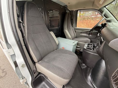 Used 2019 Chevrolet Express 2500 w/ Driver Convenience Package image 11