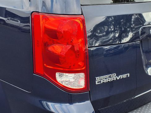 Used 2013 Dodge Grand Caravan SE FWD image 23