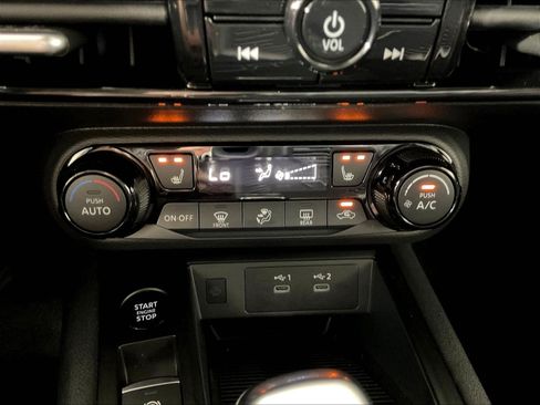Used 2026 Nissan Kicks SV w/ SV Premium Package FWD image 34