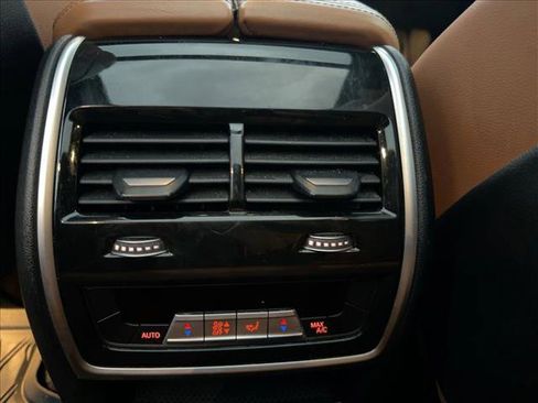 Used 2022 BMW X5 xDrive40i w/ M Sport Package image 19