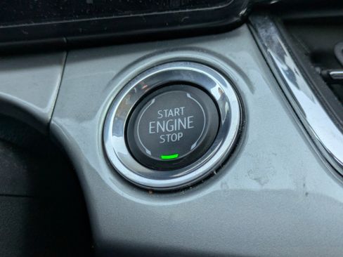 Used 2025 Chevrolet Trax LT w/ LT Convenience Package image 26