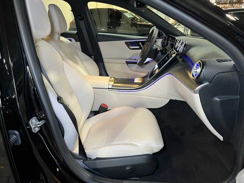 Used 2025 Mercedes-Benz C 300 4MATIC Sedan image 11