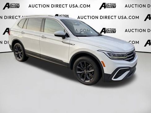 Used 2022 Volkswagen Tiguan SE image 22