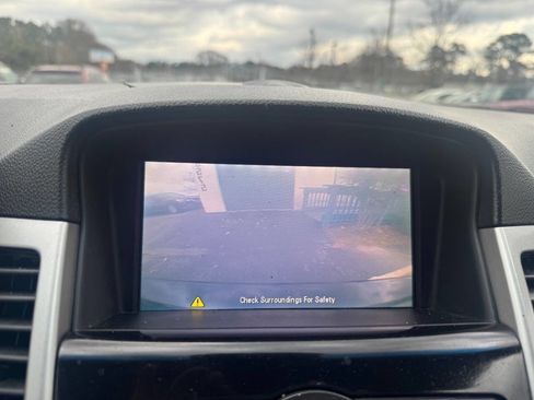 Used 2014 Chevrolet Cruze LT w/ Technology Package image 20