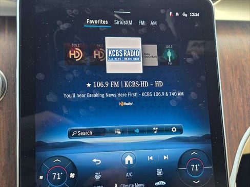 Used 2025 Mercedes-Benz GLC 350e 4MATIC image 29