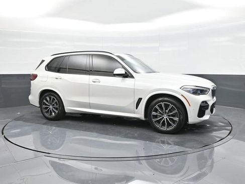 Used 2019 BMW X5 xDrive40i w/ M Sport Package AWD/4WD image 17