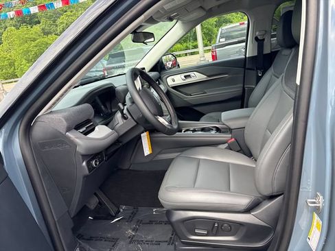 New 2026 Ford Explorer Active w/ Active Comfort Package AWD/4WD image 9