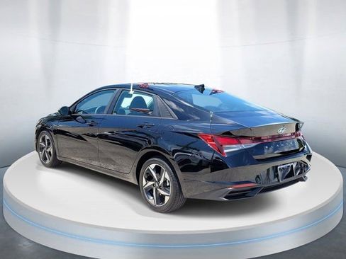 Certified 2023 Hyundai Elantra SEL w/ Convenience Package FWD image 4