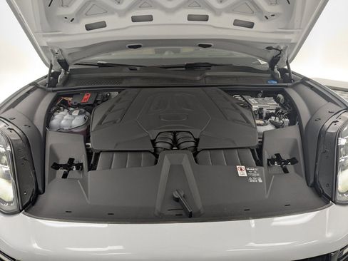 New 2026 Porsche Cayenne Turbo image 26