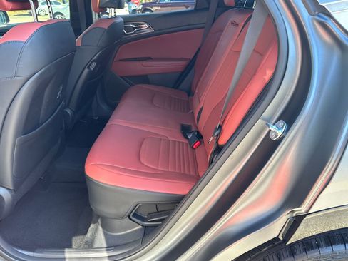Used 2024 Kia Sportage SX Prestige image 21