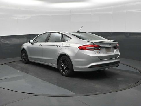 Used 2018 Ford Fusion SE w/ Equipment Group 201A FWD image 6