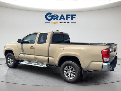 Used 2016 Toyota Tacoma SR5 w/ SR5 Appearance Package (SN) AWD/4WD image 14