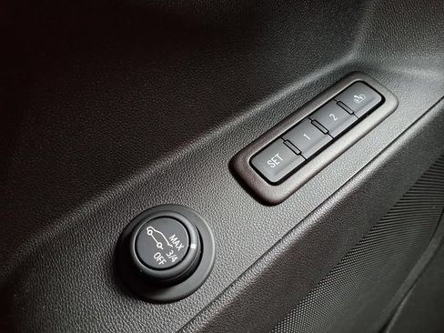 Used 2020 Chevrolet Equinox LT w/ Midnight Edition FWD image 19