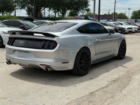 Used 2017 Ford Mustang Coupe RWD image 8