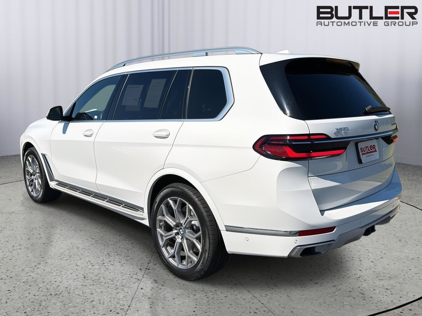 Used 2024 BMW X7 xDrive40i w/ Premium Package AWD/4WD image 4