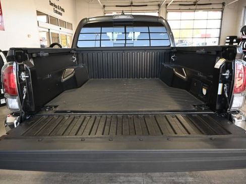 Used 2023 Toyota Tacoma TRD Off-Road image 8