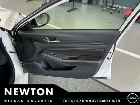 Used 2022 Nissan Altima 2.5 SR FWD image 34