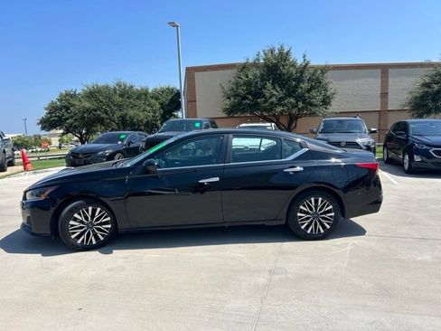 Used 2025 Nissan Altima 2.5 SV FWD image 5
