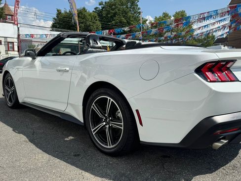Used 2024 Ford Mustang Premium RWD image 33