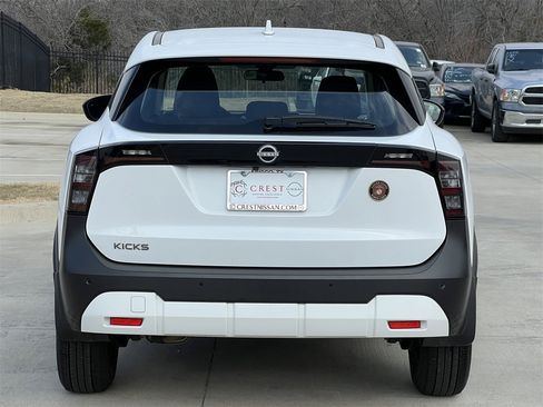 Certified 2025 Nissan Kicks S image 5