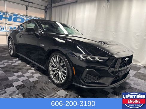 Used 2024 Ford Mustang GT Premium image 3