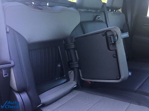 Used 2025 Chevrolet Silverado 1500 ZR2 w/ Technology Package image 22