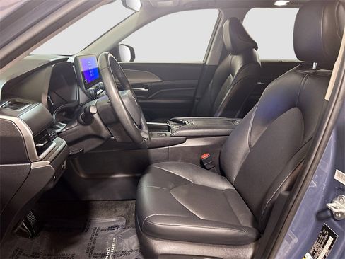 Used 2024 Toyota Grand Highlander XLE image 18