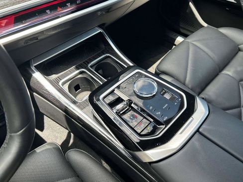 Used 2025 BMW 740i xDrive AWD/4WD image 16