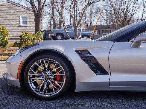 Used 2015 Chevrolet Corvette Z06 w/ 3LZ Preferred Equipment Group image 4