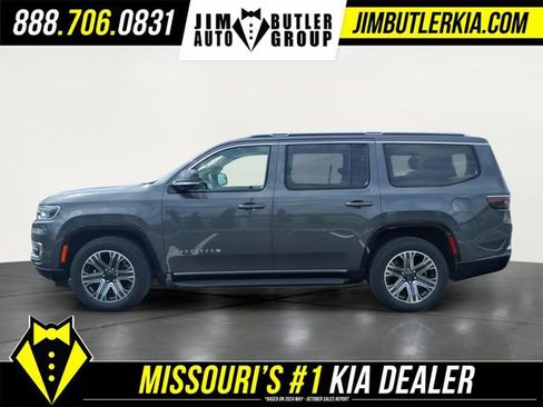 Used 2023 Jeep Wagoneer Series II AWD/4WD image 4