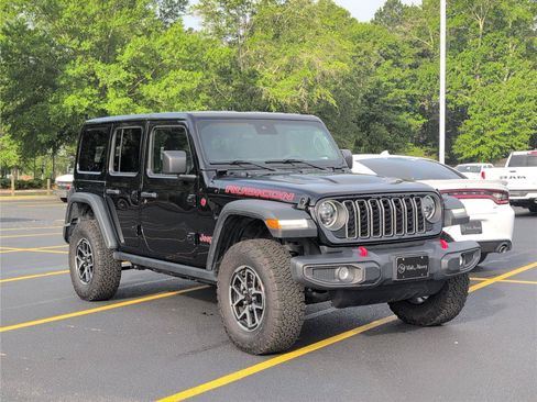 Used 2025 Jeep Wrangler Unlimited Rubicon AWD/4WD image 8