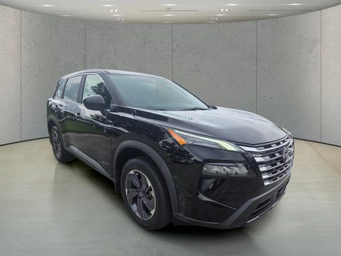 Used 2026 Nissan Rogue SV FWD image 7