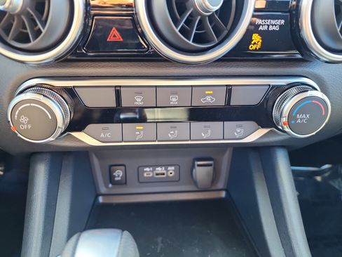 New 2025 Nissan Sentra SV image 14