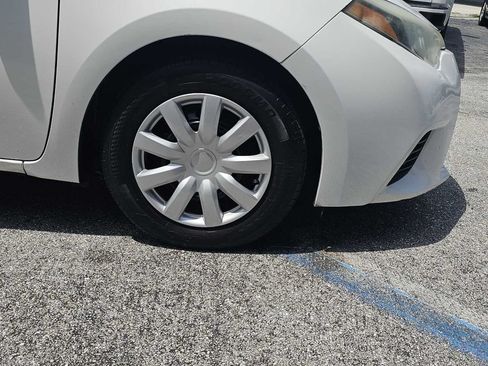Used 2016 Toyota Corolla L FWD image 8